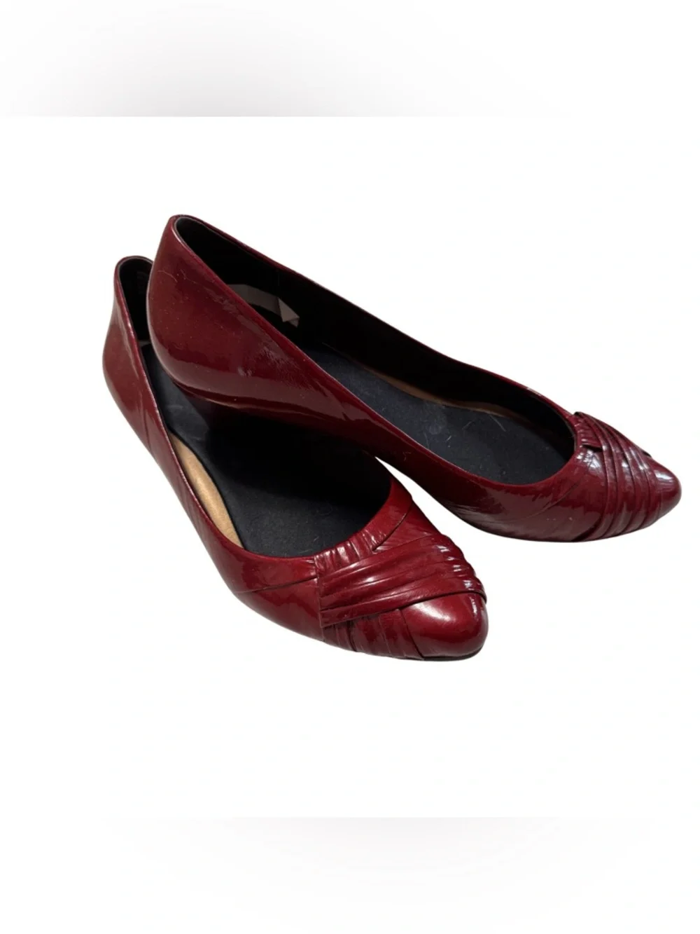 me too Women's Bordeaux Patent Pointed-Toe Heels